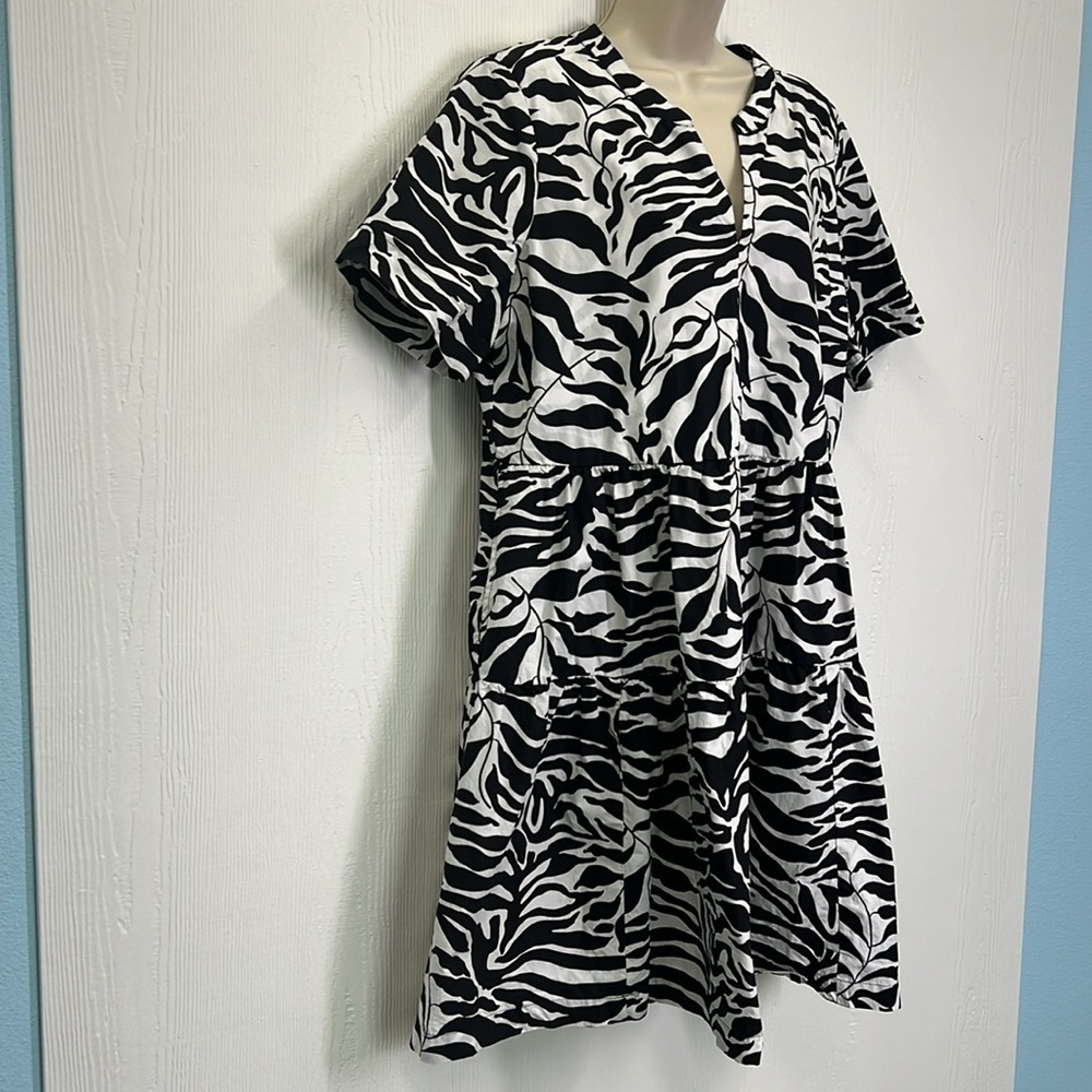 Chicos - Poplin Black And White Palm Print V Neck Short Sleeve Dress Size 14 - Picture 3 of 11